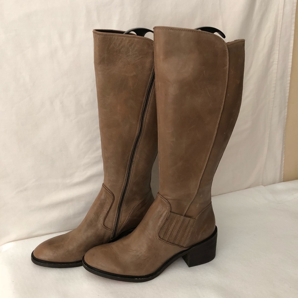 10M Donald Pliner Envy Block Heel Riding Boots